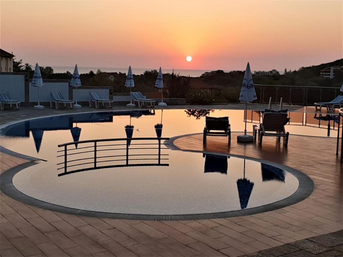 St George Apartcomplex Shkorpilovtsi Bagian luar foto