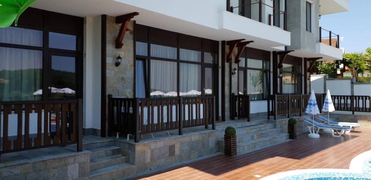 St George Apartcomplex Shkorpilovtsi Bagian luar foto
