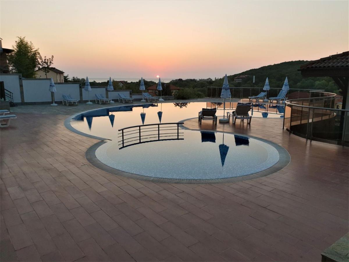 St George Apartcomplex Shkorpilovtsi Bagian luar foto